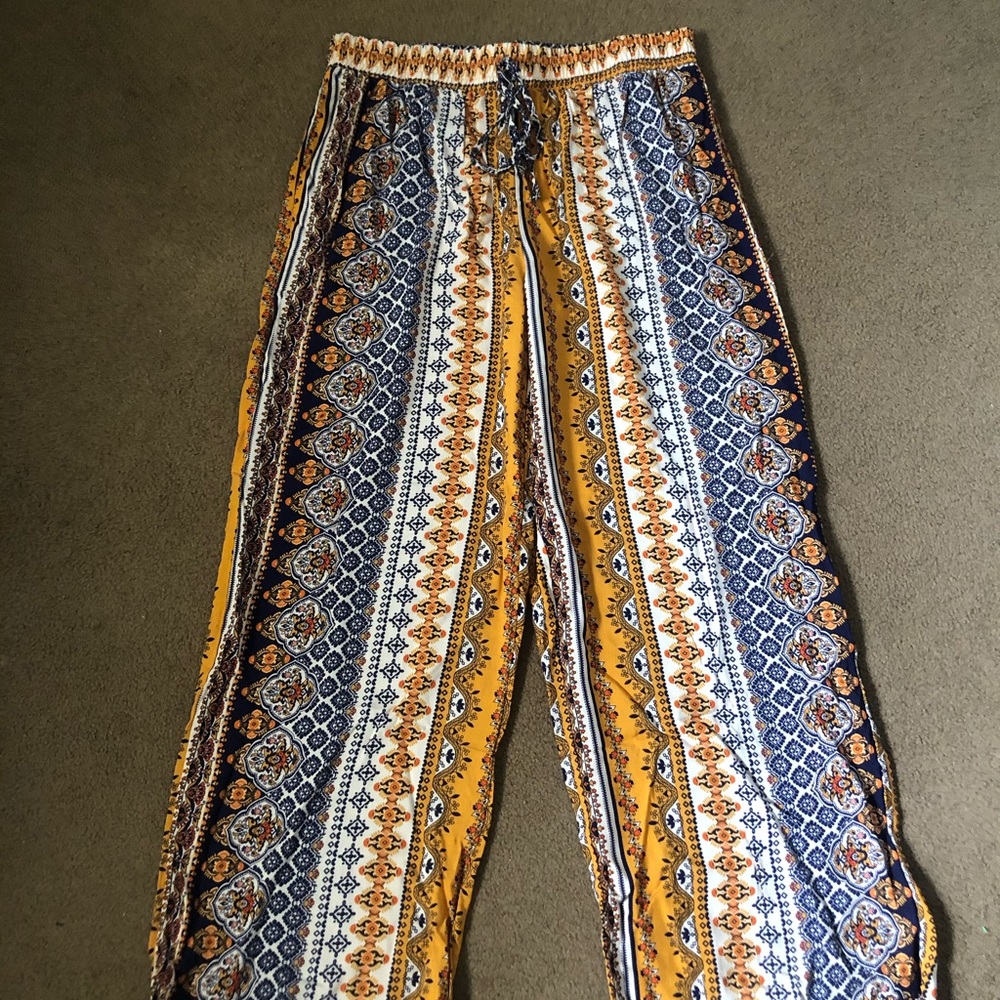 Patterned pants